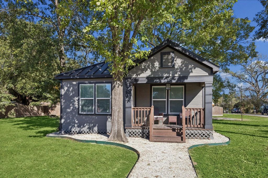 605 N Meyer Street, Sealy, TX 77474