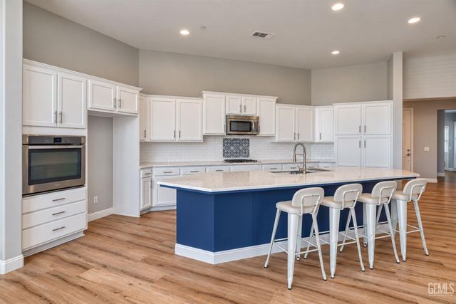 14603 Yellow Lupine Drive, Bakersfield, CA 93314