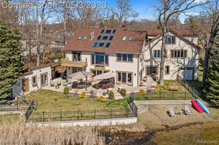 1100 Clearwater Boulevard, White Lake, MI 48386