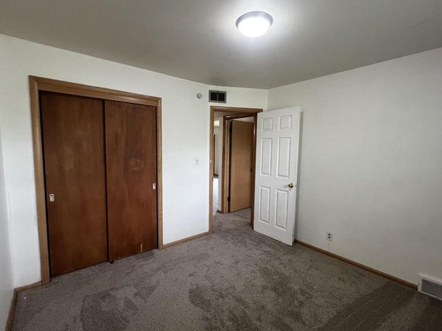 8708 W Villard AVENUE, Milwaukee, WI 53225