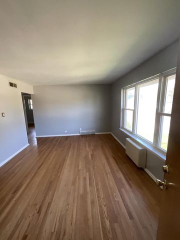 8708 W Villard AVENUE, Milwaukee, WI 53225