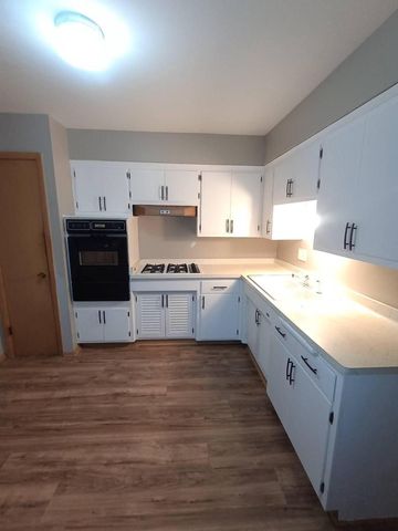 8708 W Villard AVENUE, Milwaukee, WI 53225