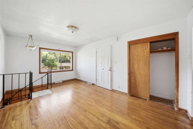 2806 Aurora Avenue, Des Moines, IA 50310