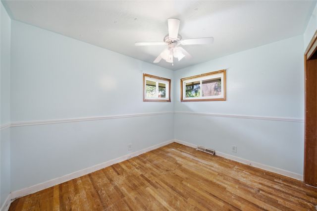 2806 Aurora Avenue, Des Moines, IA 50310