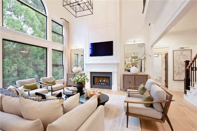 2975 Woodvale Court, Alpharetta, GA 30022