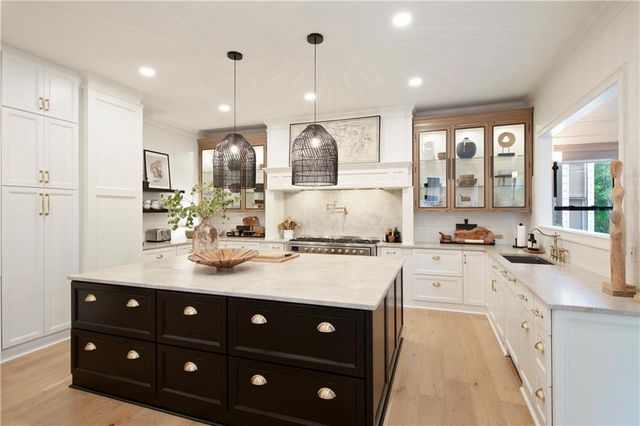 2975 Woodvale Court, Alpharetta, GA 30022