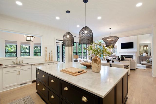 2975 Woodvale Court, Alpharetta, GA 30022