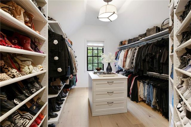 2975 Woodvale Court, Alpharetta, GA 30022