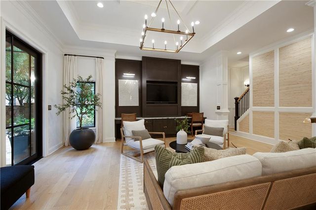 2975 Woodvale Court, Alpharetta, GA 30022