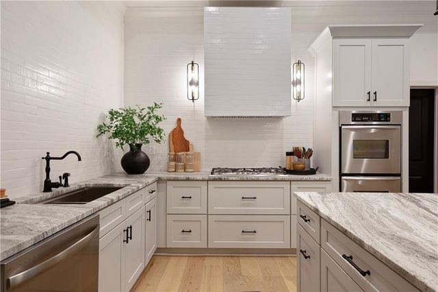 2975 Woodvale Court, Alpharetta, GA 30022
