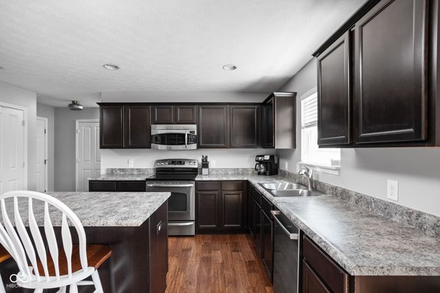 1409 Berry Lake Way, Brownsburg, IN 46112