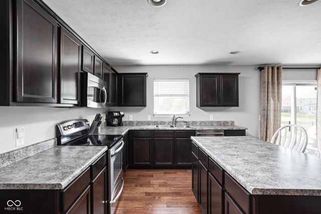 1409 Berry Lake Way, Brownsburg, IN 46112