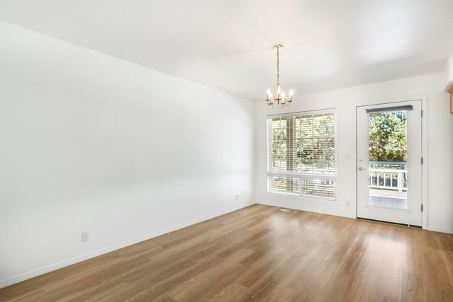 892 NW Chelsea Loop, Bend, OR 97703