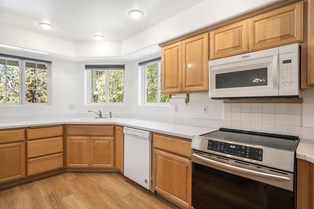 892 NW Chelsea Loop, Bend, OR 97703