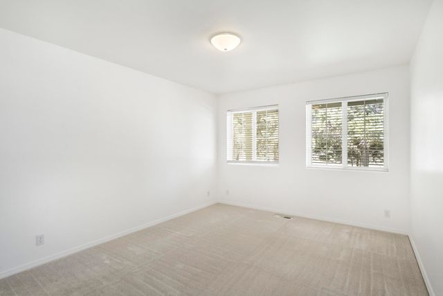 892 NW Chelsea Loop, Bend, OR 97703