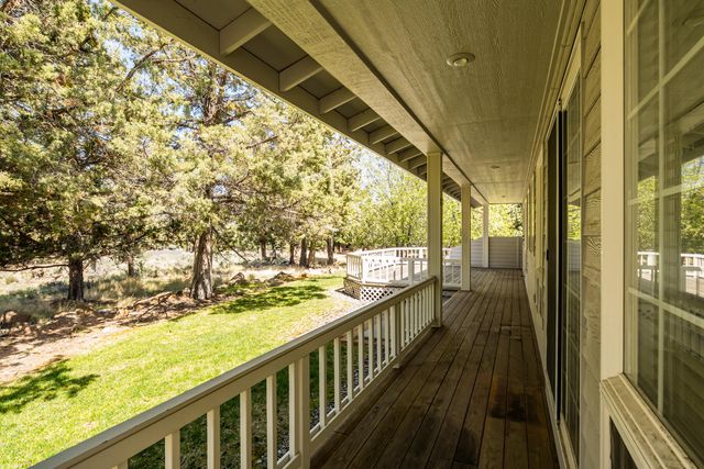 892 NW Chelsea Loop, Bend, OR 97703