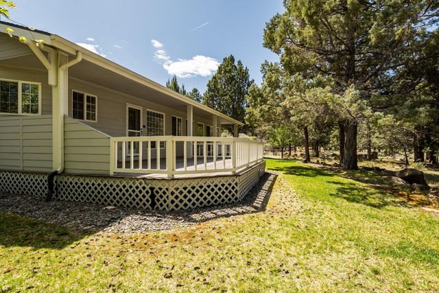892 NW Chelsea Loop, Bend, OR 97703