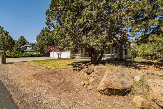 892 NW Chelsea Loop, Bend, OR 97703