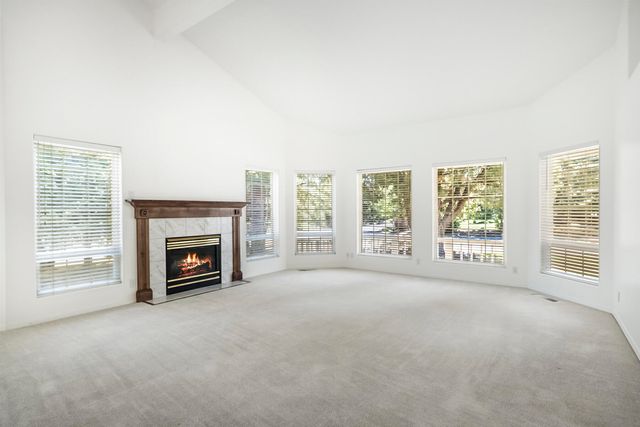 892 NW Chelsea Loop, Bend, OR 97703