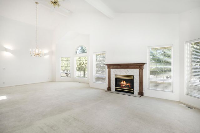 892 NW Chelsea Loop, Bend, OR 97703