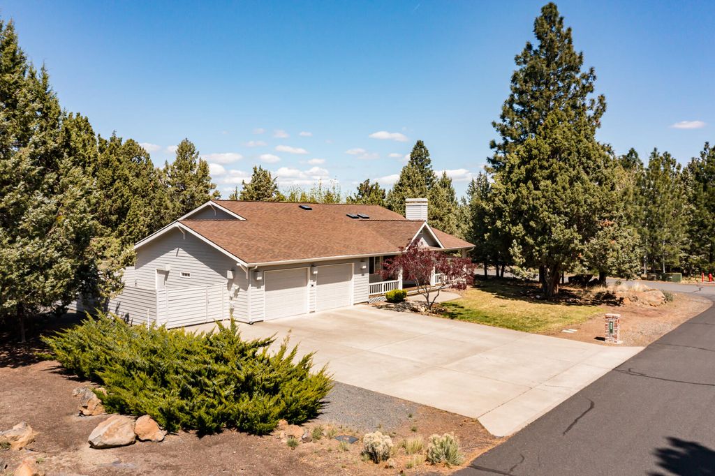 892 NW Chelsea Loop, Bend, OR 97703