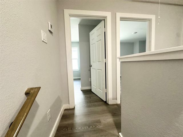 8215 Crestview Drive B, Houston, TX 77028