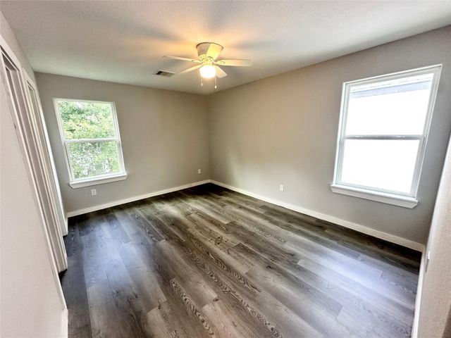 8215 Crestview Drive B, Houston, TX 77028