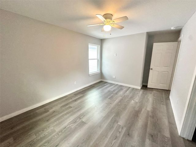 8215 Crestview Drive B, Houston, TX 77028
