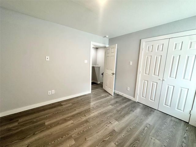 8215 Crestview Drive B, Houston, TX 77028