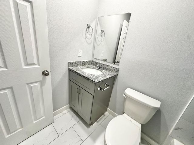 8215 Crestview Drive B, Houston, TX 77028