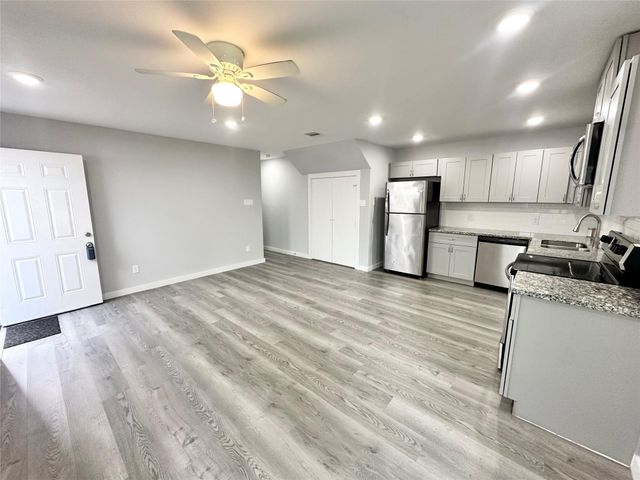 8215 Crestview Drive B, Houston, TX 77028