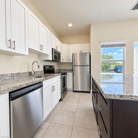 3325 SW 8th PL 108, Cape Coral, FL 33914