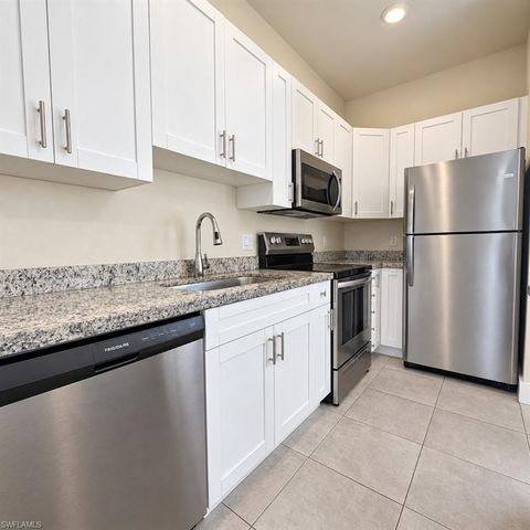 3325 SW 8th PL 108, Cape Coral, FL 33914