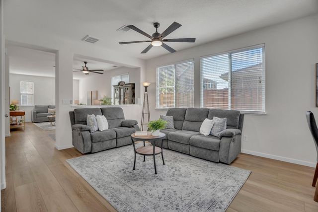 17125 Laurel Oak Ln, Lathrop, CA 95330