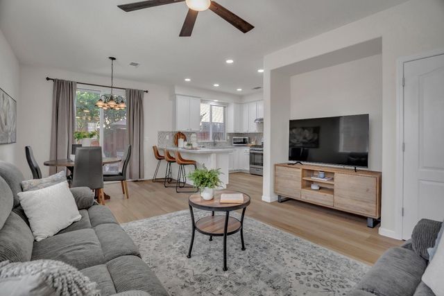 17125 Laurel Oak Ln, Lathrop, CA 95330