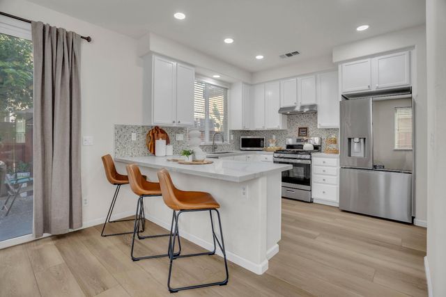 17125 Laurel Oak Ln, Lathrop, CA 95330