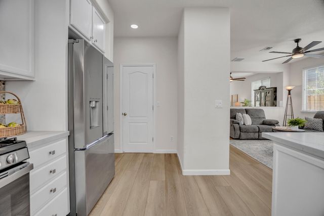 17125 Laurel Oak Ln, Lathrop, CA 95330