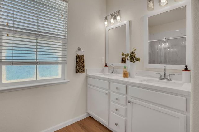 17125 Laurel Oak Ln, Lathrop, CA 95330