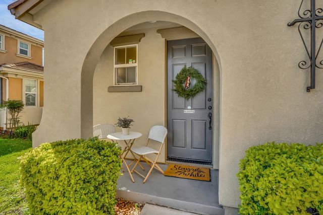 17125 Laurel Oak Ln, Lathrop, CA 95330