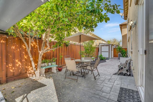 17125 Laurel Oak Ln, Lathrop, CA 95330