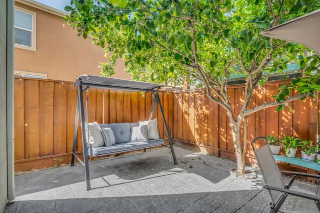 17125 Laurel Oak Ln, Lathrop, CA 95330