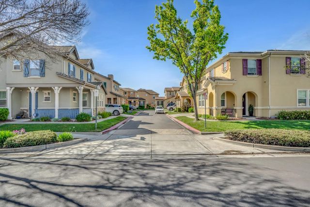 17125 Laurel Oak Ln, Lathrop, CA 95330