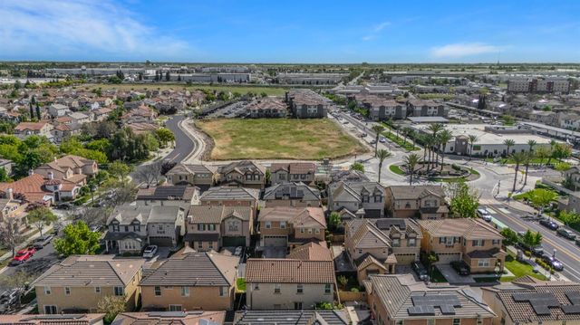 17125 Laurel Oak Ln, Lathrop, CA 95330