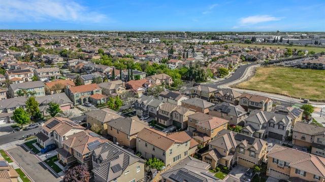 17125 Laurel Oak Ln, Lathrop, CA 95330