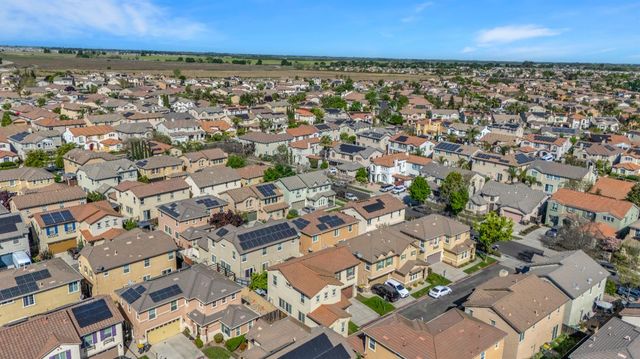 17125 Laurel Oak Ln, Lathrop, CA 95330