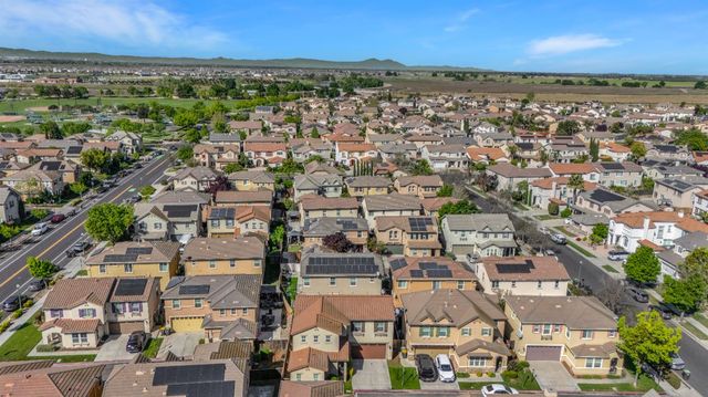 17125 Laurel Oak Ln, Lathrop, CA 95330