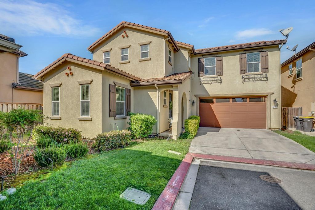 17125 Laurel Oak Ln, Lathrop, CA 95330