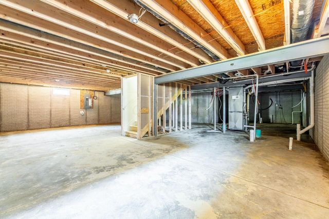 333 Woods Edge Loop, Pataskala, OH 43062