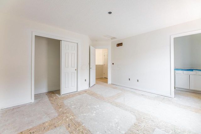 333 Woods Edge Loop, Pataskala, OH 43062