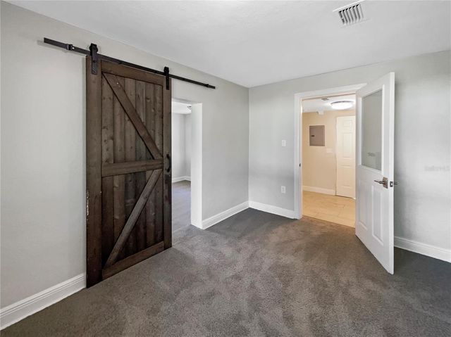 370 E WALDO STREET, Groveland, FL 34736